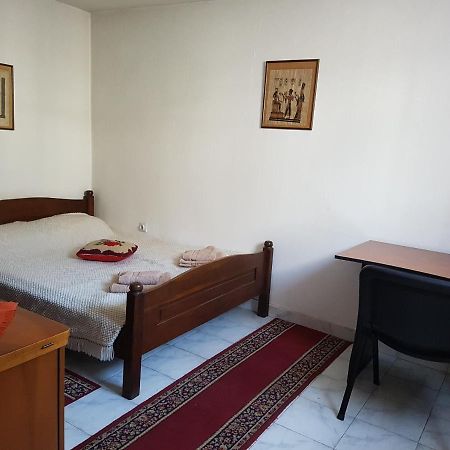 A Modest Place Beograd Ngoại thất bức ảnh