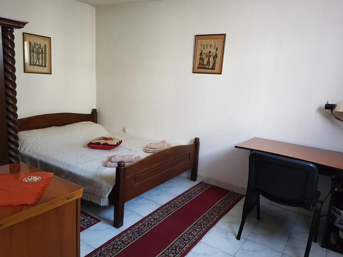 A Modest Place Beograd Ngoại thất bức ảnh